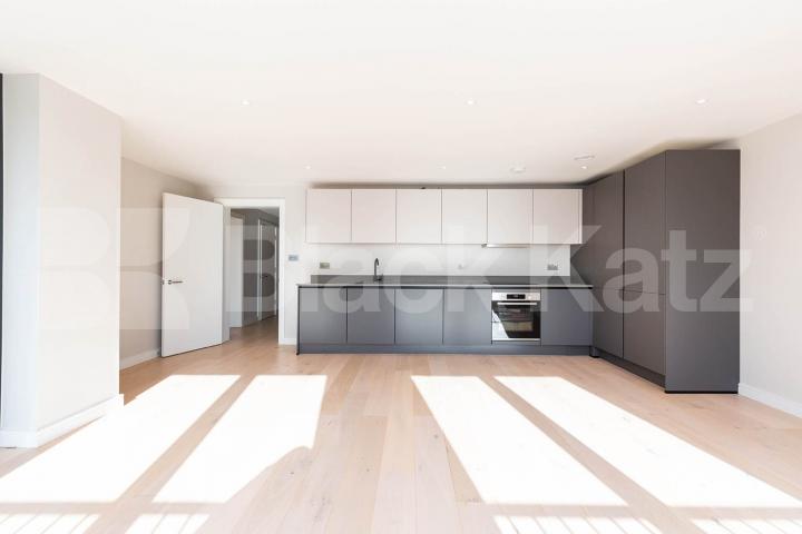 Stunny 2 bed 2 bath located within a new build with a large terrace Tottenham Lane, Crouch End